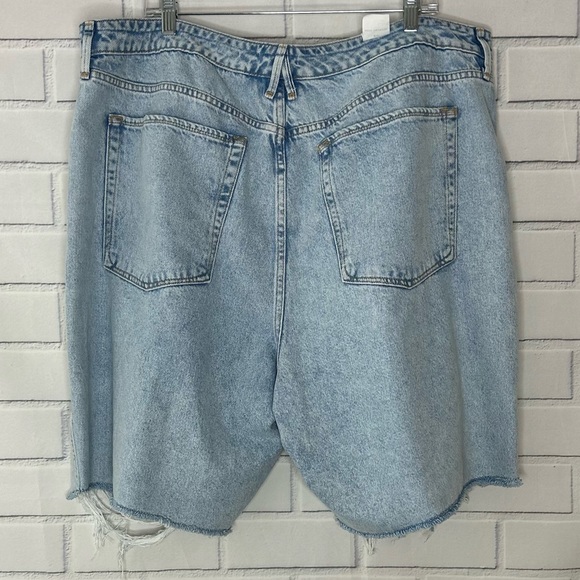 Good American Good 90s Extreme Rip High Waist Bermuda Shorts size 20 - Picture 5 of 6